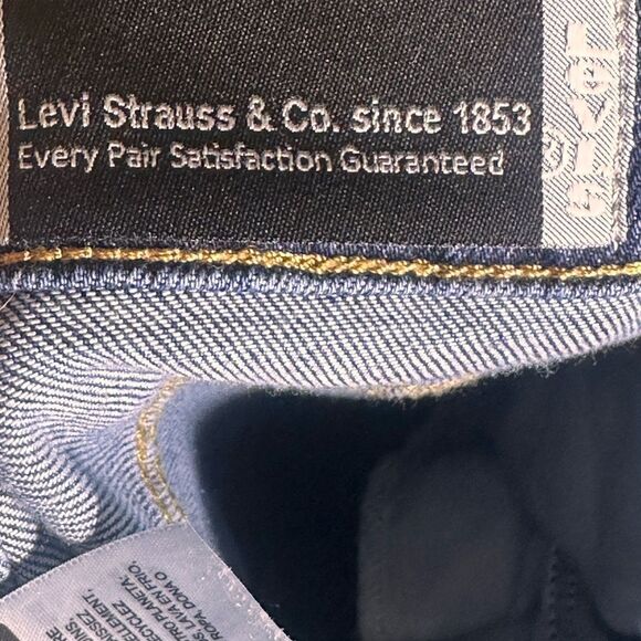 Levi's Silver Tag High Rise Dark Wash Mom Jean Size 27 📦 - Picture 6 of 12